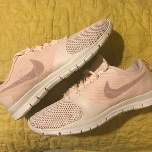 Brand New Women’s Nike Flex Essential TR